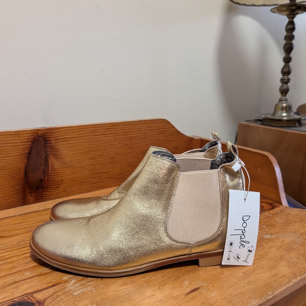 Bonpoint Gold Metallic Leather Chelsea Boots Women’s EU 40